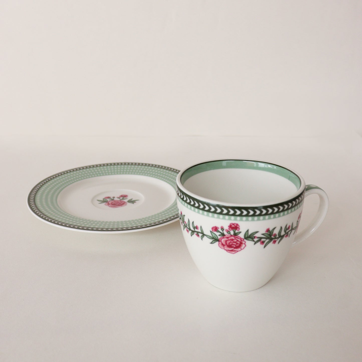 Guldasta Tea Cup & Saucer Set