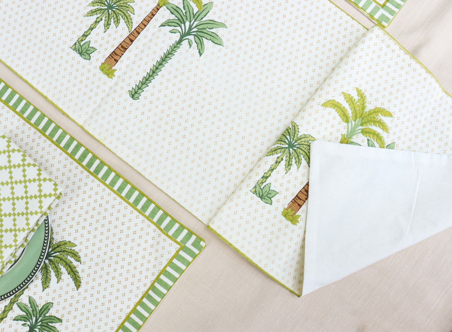 Palm Grove Table Runner