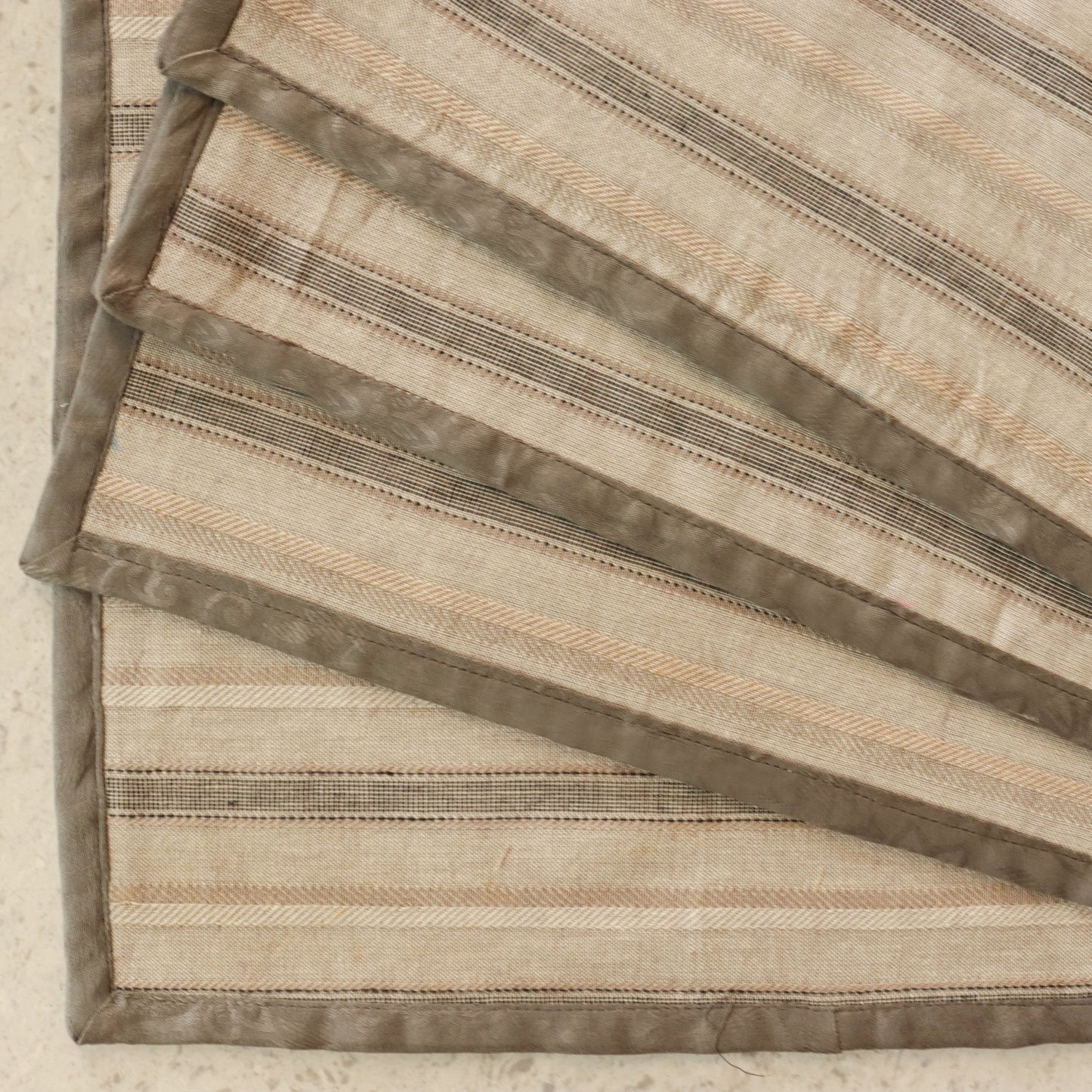 Stripes Table Mat (Set of 6)