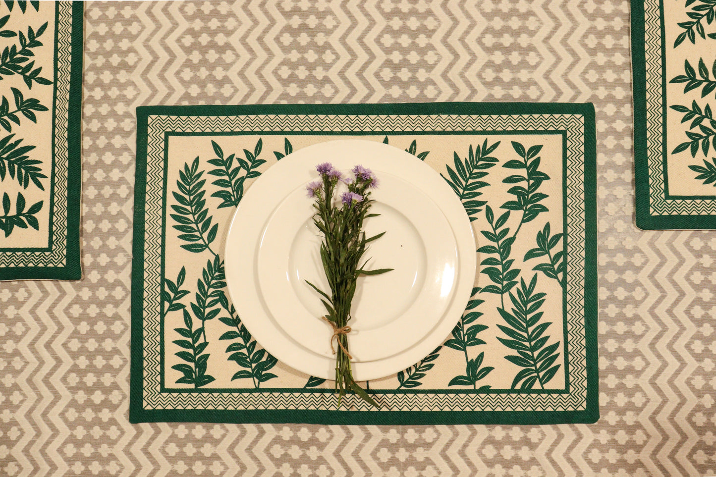 Leaves Printed Table Mat