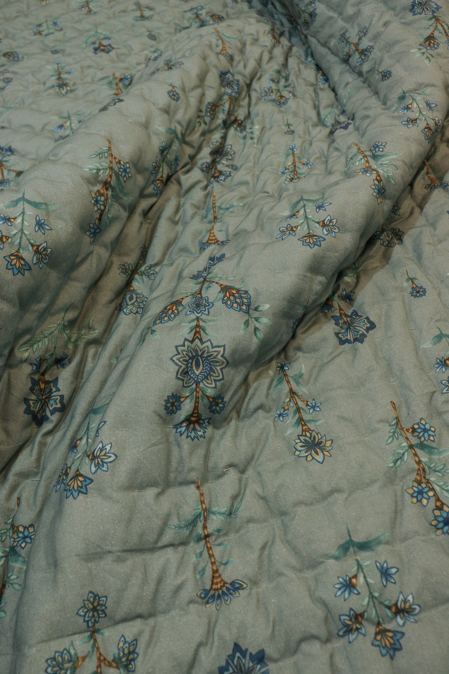 Serene Floral Printed Reversible Cotton Quilt